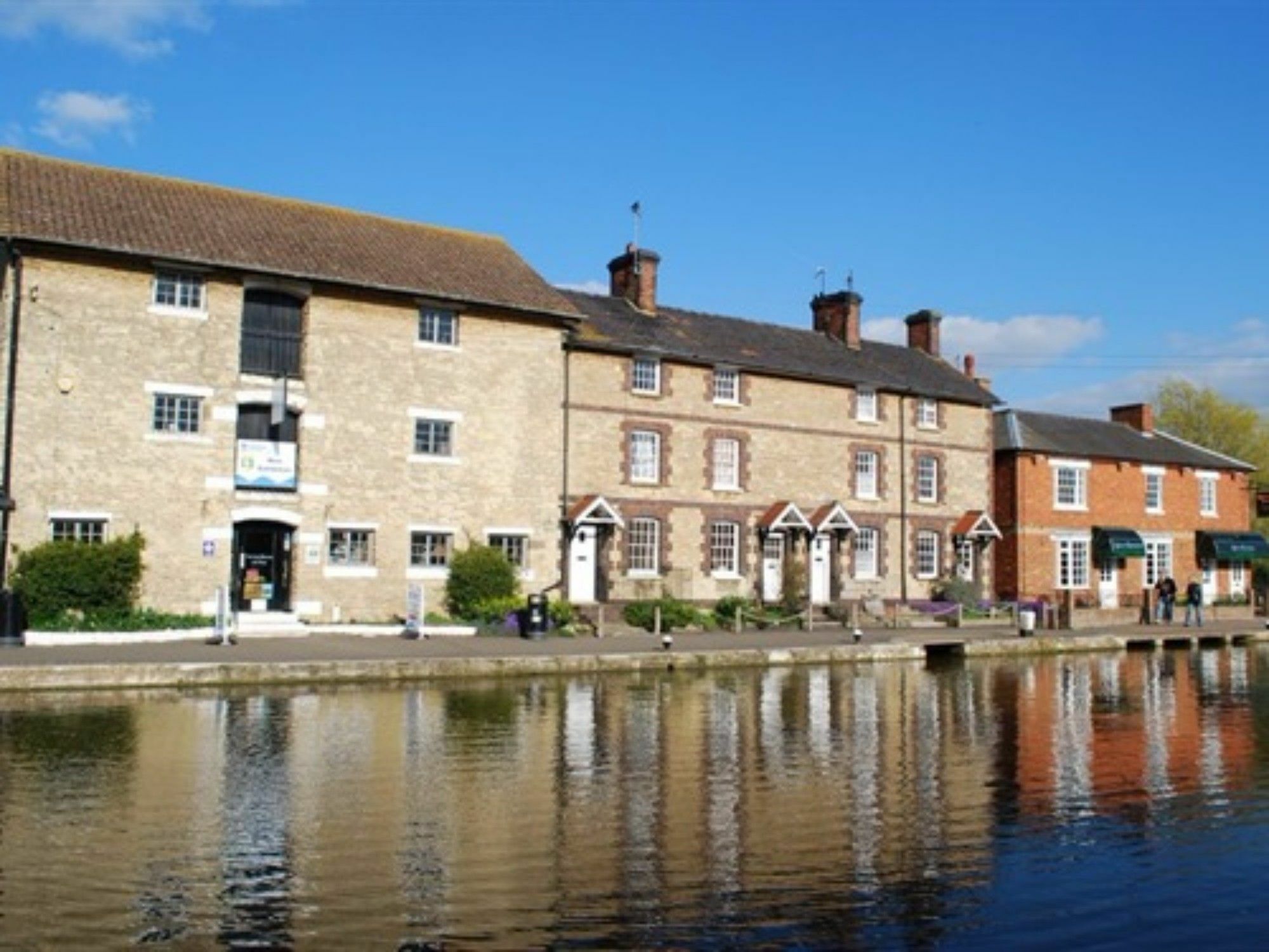 Waterways Cottage Towcester Exterior photo